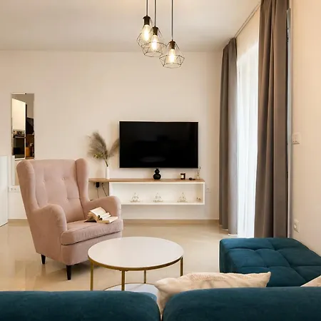 Апартаменты Coastal Escape With Pool Банджоле