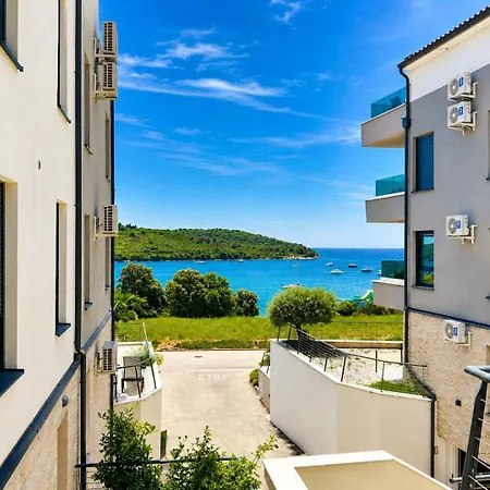 Апартаменты Coastal Escape With Pool